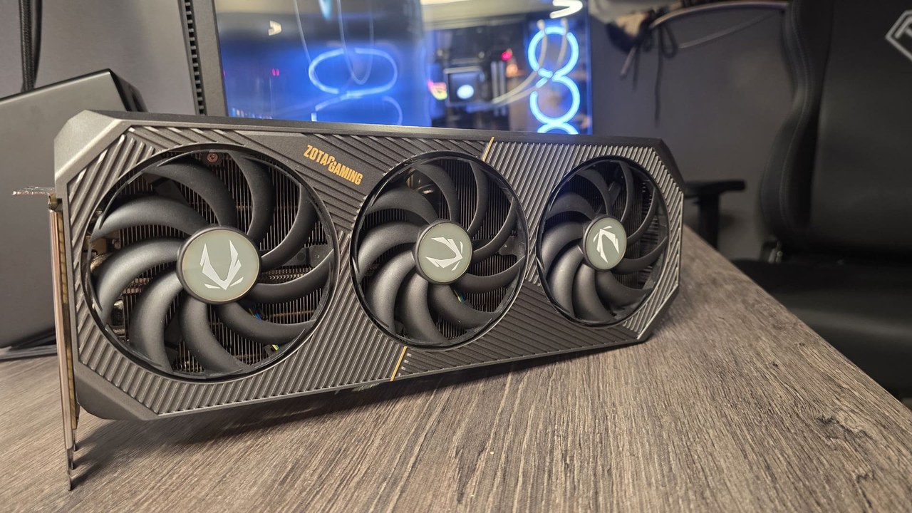 مشکل ذوب شدن کانکتور کارتهای RTX 5090 و RTX 4090 همچنان ادامه دارد