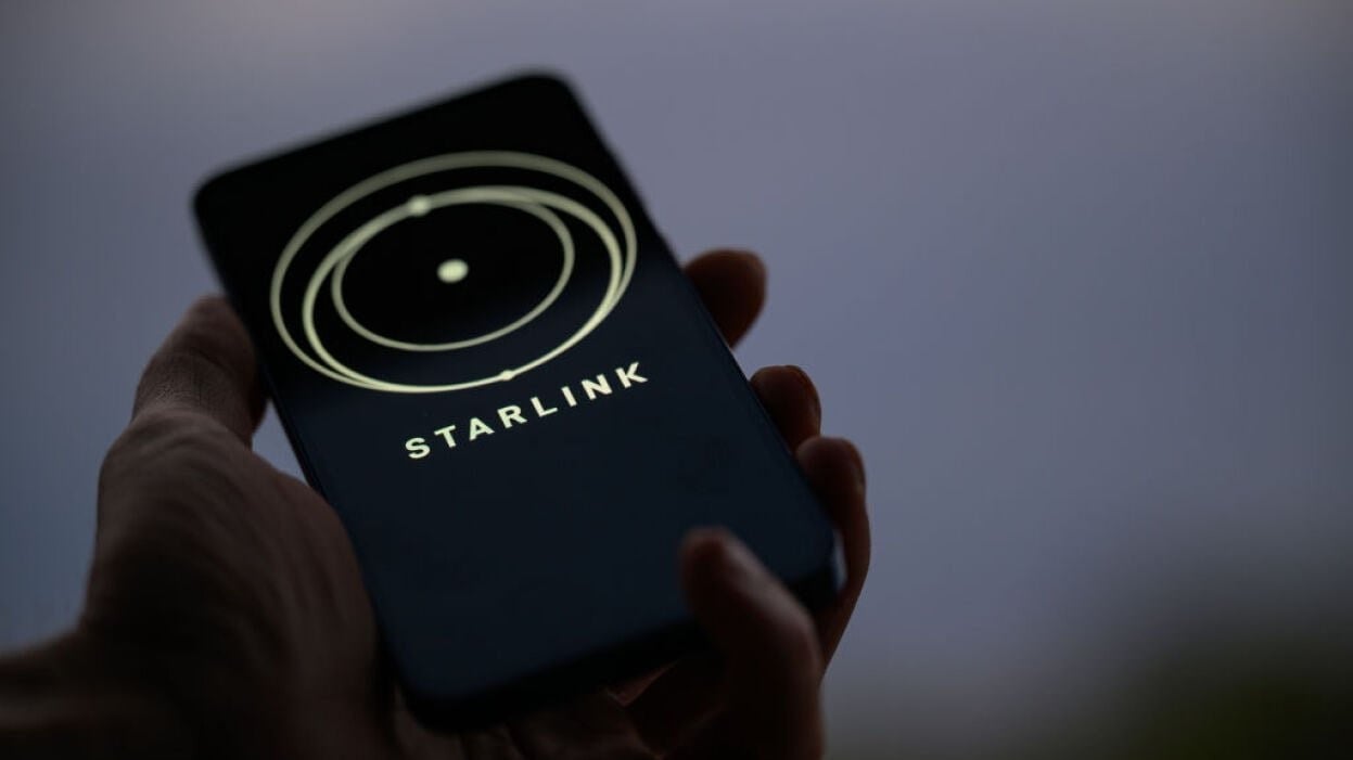 SpaceX مجوز پرتاب 15 هزار ماهواره نسل جدید برای استارلینک موبایل را دریافت کرد