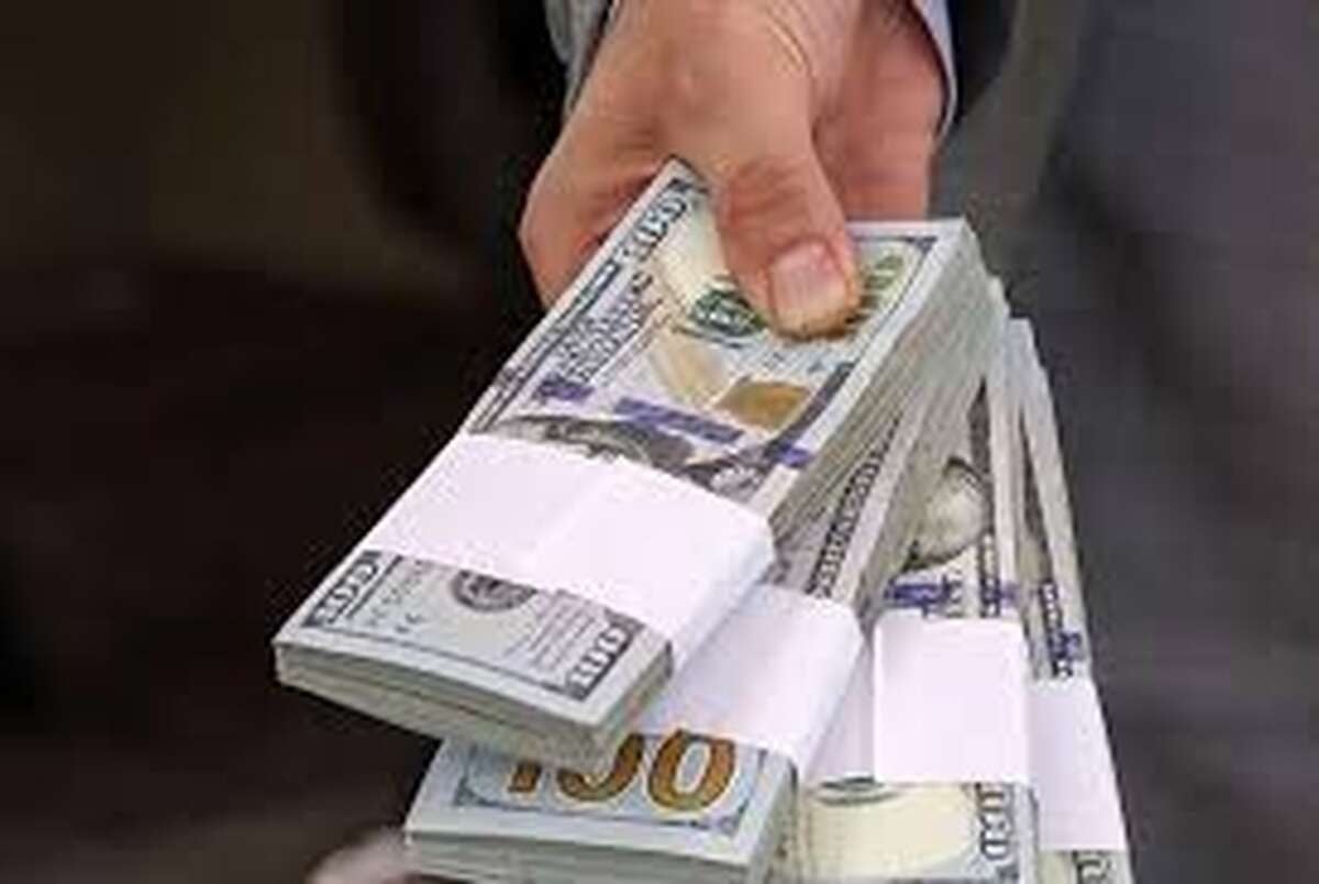 نوسان ۱۰هزار تومانی قیمت دلار در ۲۴ساعت