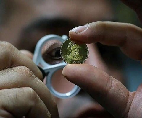 کاهش قیمت دلار و طلا؛ بازار تا کجا میریزد؟