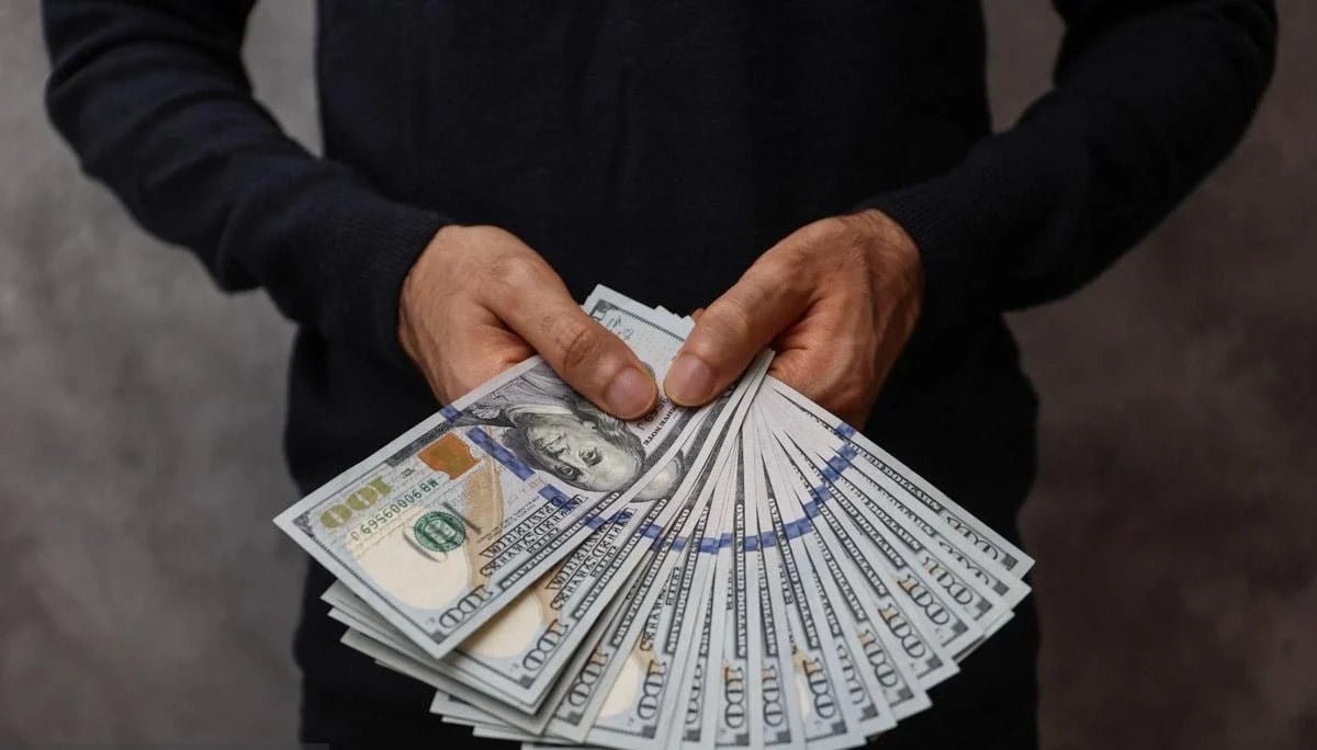 دلار ۲۷۰ هزار تومانی؛ بازار در حال قیمتگذاری یک بحران