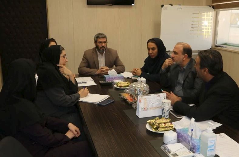 نشست بیمه دی و بنیاد شهید و امور ایثارگران استان زنجان برای بررسی مشکلات بیمه ای ایثارگران