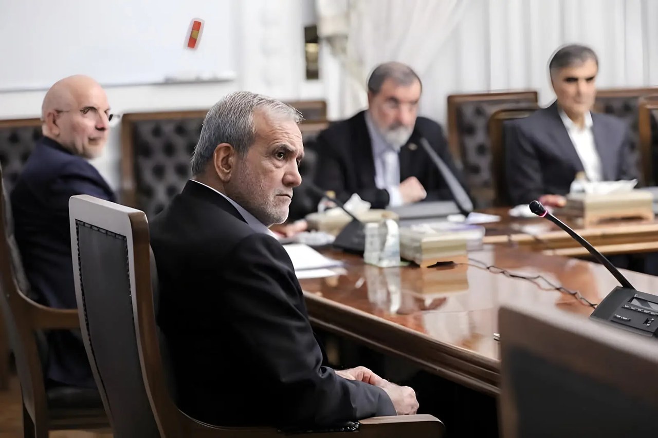 یک مصوبه جدید: تعیین میزان حقالسهم دولت از اپراتورها برای جبران خسارات جنگ/ حقوق ورودی خودرو حداقل ۱۰۰ درصد شد