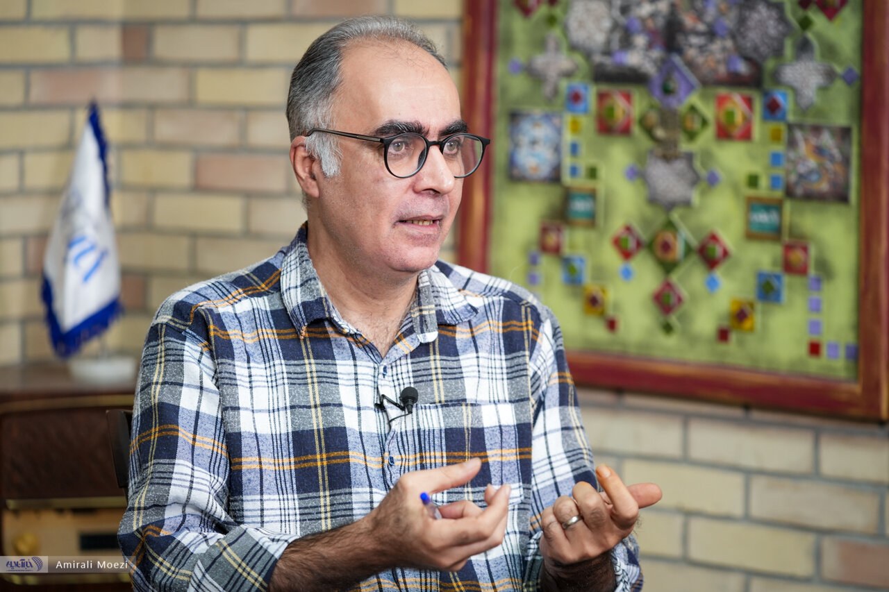 بدن کولبر سرمایه کار اوست، اما در شوتی‌گری ماشین جای بدن را می‌گیرد