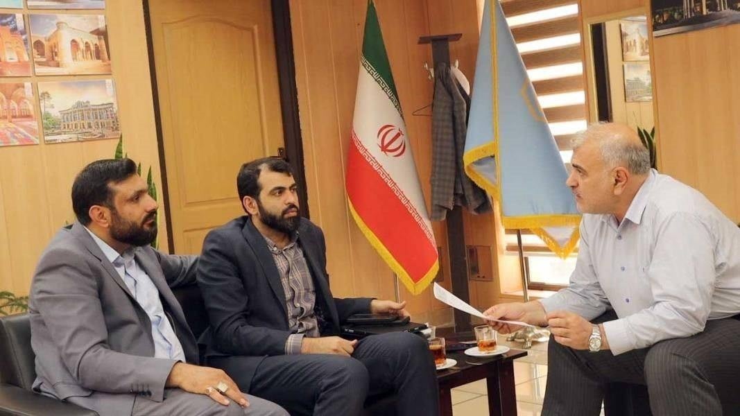 پیگیری تسریع در بهسازی و آسفالت معابر روستایی در دیدار با مدیرکل بنیاد مسکن استان فارس