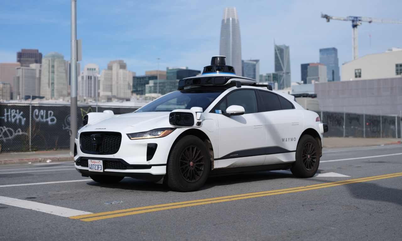 تاکسیهای بدون راننده Waymo از چند روز دیگر در خیابانهای تورنتو؛ آغاز خدمات از سال ۲۰۲۸