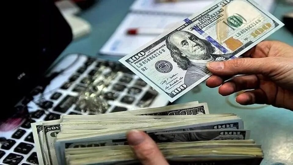 تامین ۲۷ میلیارد دلار ارز برای واردات از ابتدای سال/ همتی: ۲۰ میلیارد دلار دیگر نیز برای نیمه دوم سال برنامه‌ریزی شده است