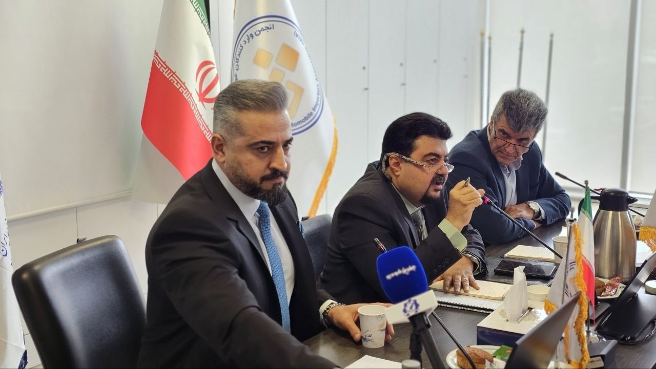 واردات خودرو زیر فشار بانک مرکزی؛ از رسوب خودروها در گمرک تا هشدار درباره تکرار بحران سال ۹۷