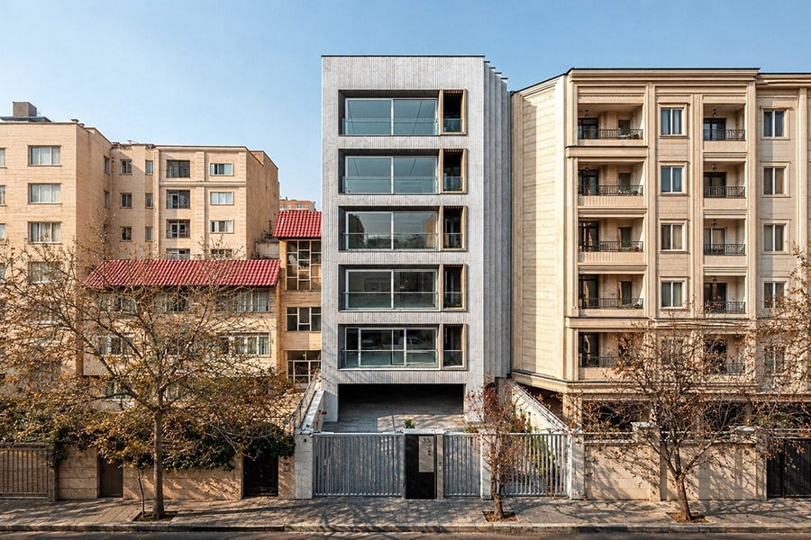 معماری ساختمان مسکونی طاها، کمیل راوند