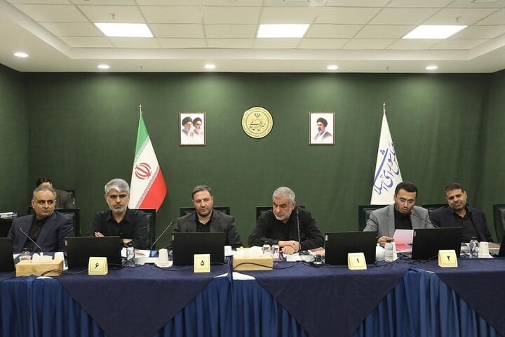 جلسه علنی مجلس امروز با بررسی طرح مقابله با نفوذ بیگانگان آغاز شد