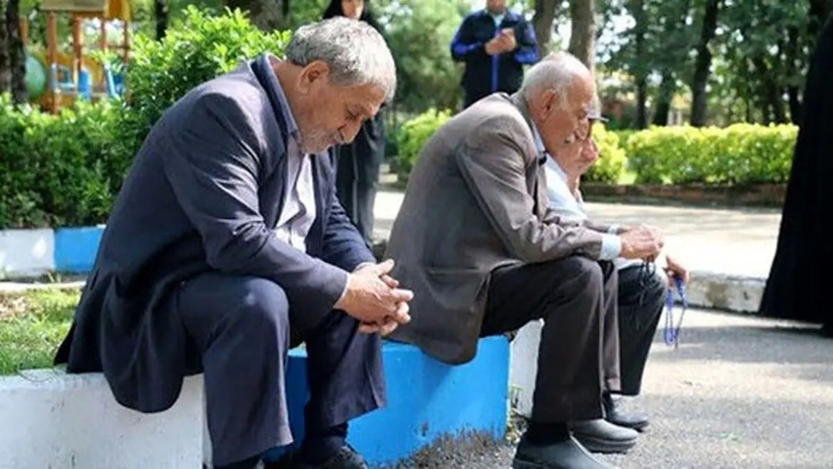 لزوم برقراری بیمه تکمیلی مناسب برای بازنشستگان/ مطالبات رتبهبندی و متناسبسازی را بپردازید