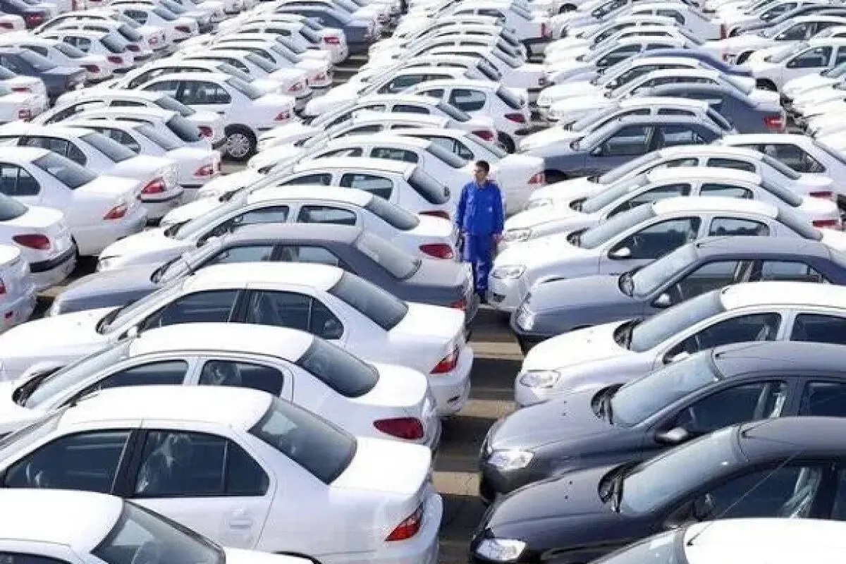 عقبنشینی از نرخ ارز گمرکی؛ آیا قیمت خودروهای وارداتی کاهش مییابد؟