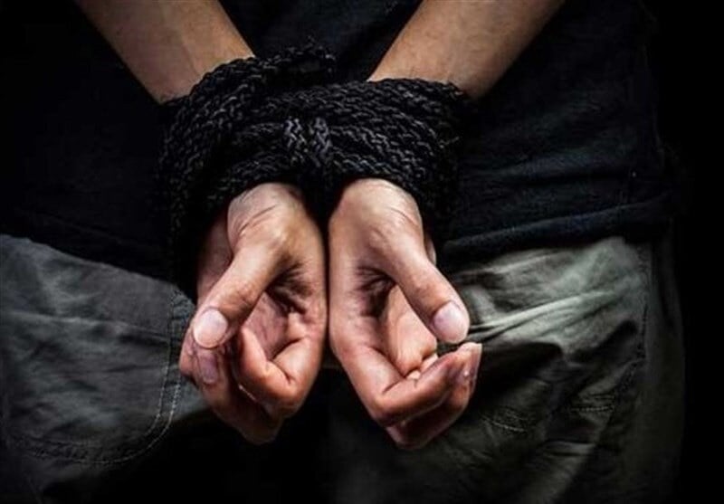 شکنجه هولناک مرد جوان توسط طلبکارش | ۳ مرد به زور مرا سوار خودرو کردند و...