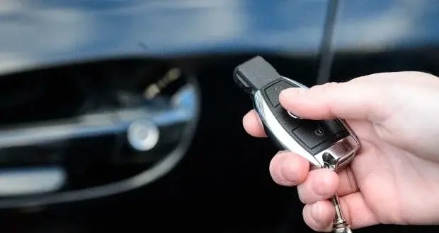 اگر ریموت خودرو از کار افتاد، در را چطور باز کنیم؟