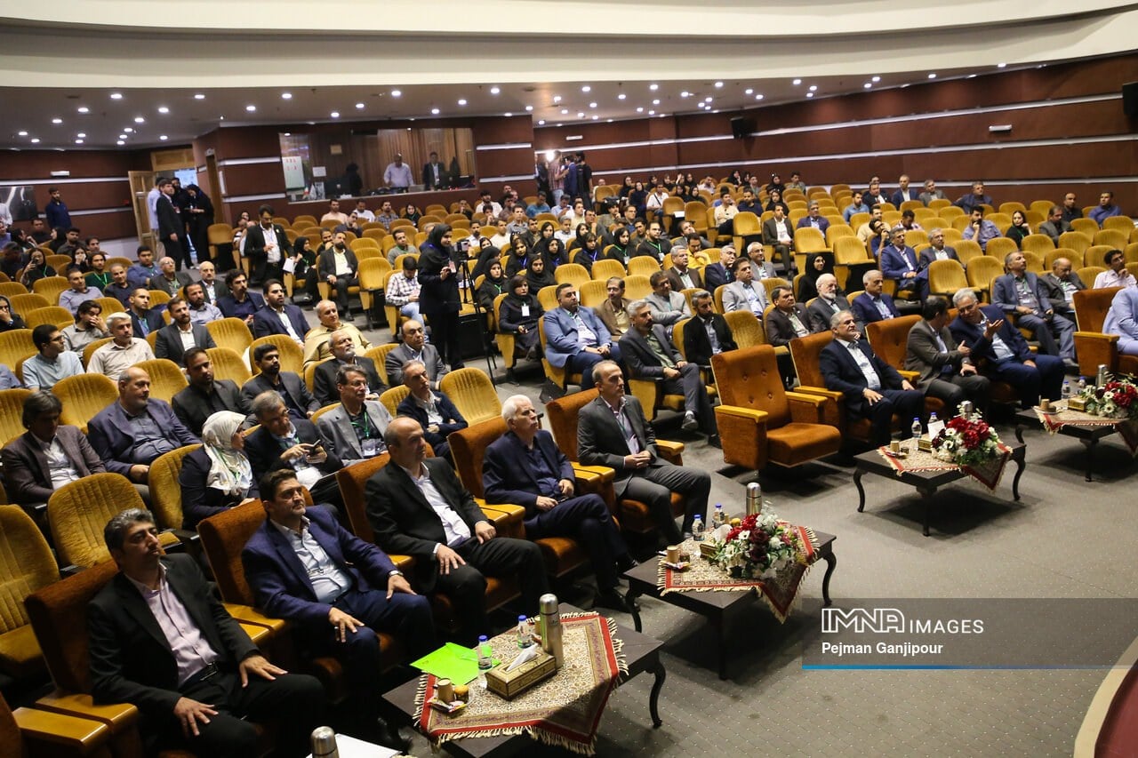 ارتباط دانشگاه و صنعت باید به خلق ارزش و افزایش رفاه جامعه منجر شود