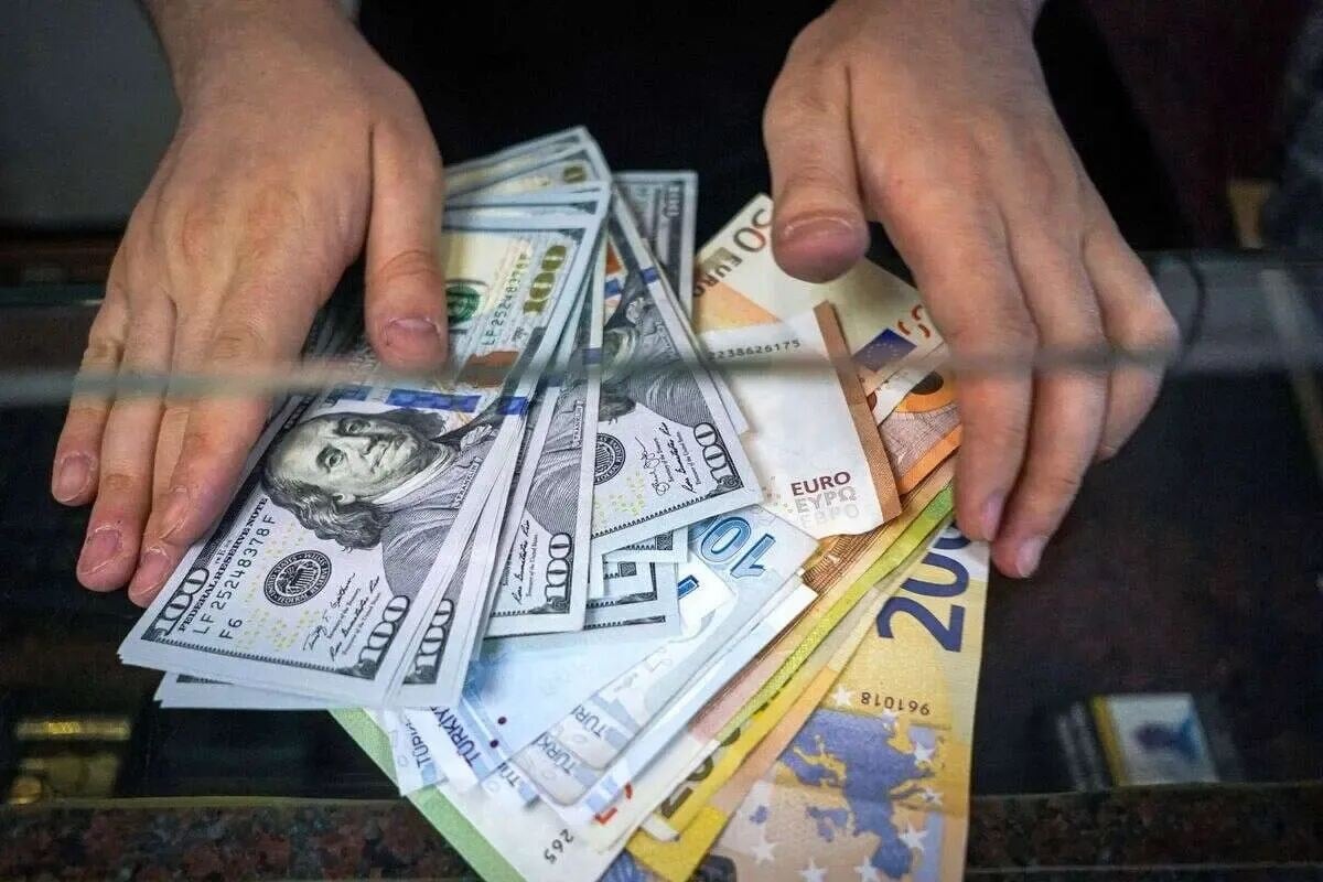 ارز سهمیهای ۱۰ هزار دلاری با کارت ملی زیر سایه شایعات