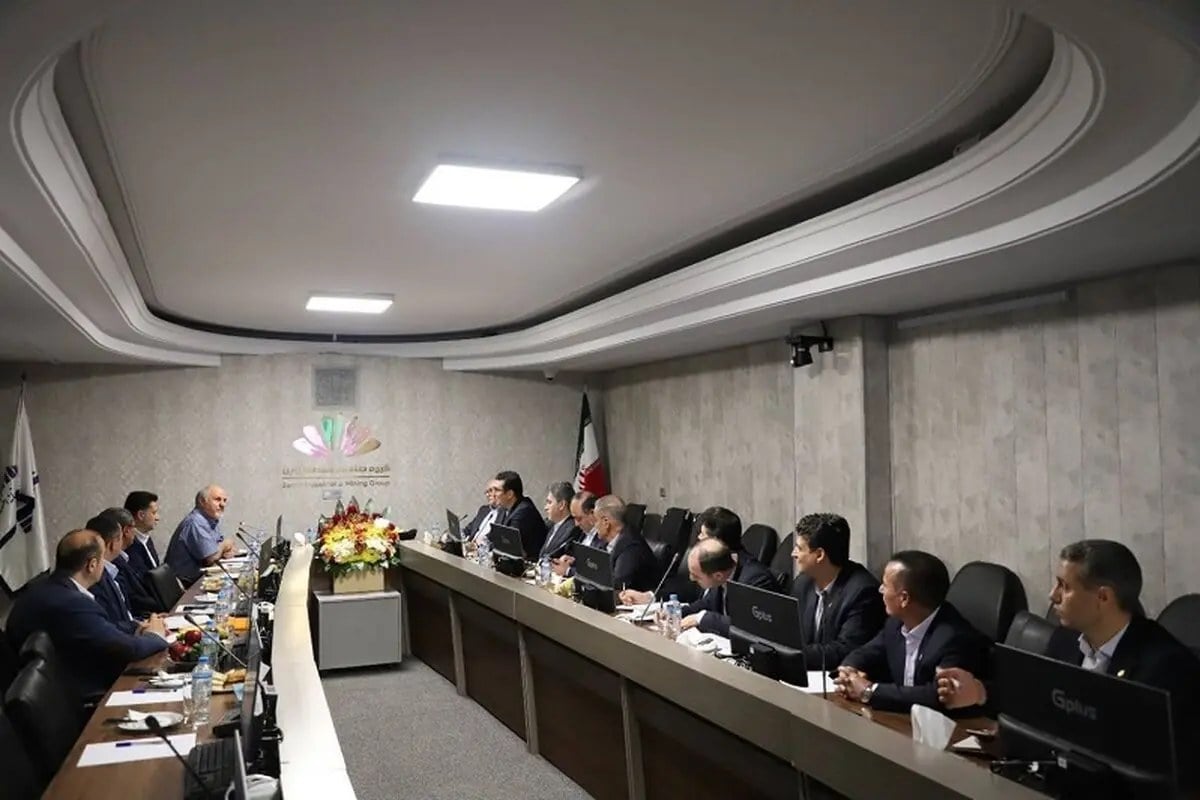 تلاقی بانکداری مدرن و تولید ملی در دیدار راهبردی هیئت بلندپایه بانک ملی با گروه صنعتی معدنی زرین