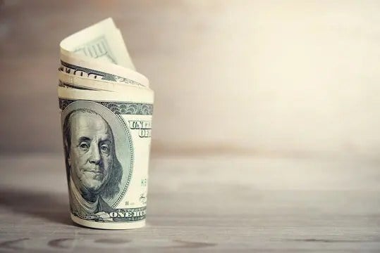 تصمیمات جزیرهای، سیاستهای ارزی بانک مرکزی را تضعیف میکند / سیاست ارزی زمانی نتیجه میدهد که هماهنگی میان دستگاهها وجود داشته باشد