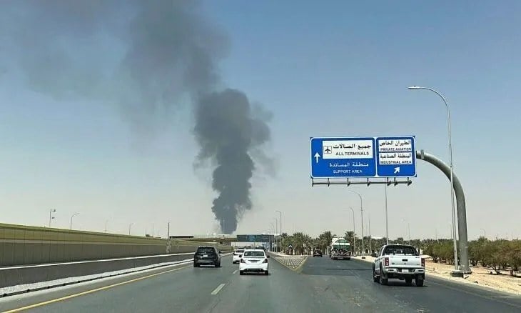 سخنگوی انصارالله: فرودگاه بین‌المللی ملک خالد در ریاض را با یک موشک بالستیک و تجمع نیروهای دشمن در مناطق رأس‌العاره و المضاربه را با سه موشک هدف قرار دادیم