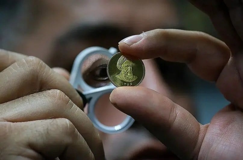 کاهش قیمت دلار و طلا؛ بازار تا کجا میریزد؟