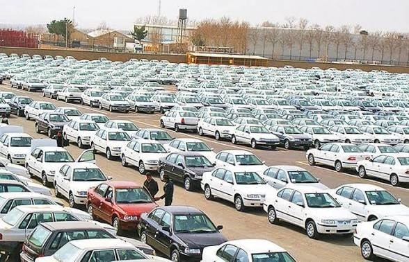 بازار خودرو زیر فشار نوسان ارز و افت عرضه/خریداران به بازار کارکردهها کوچ کردند
