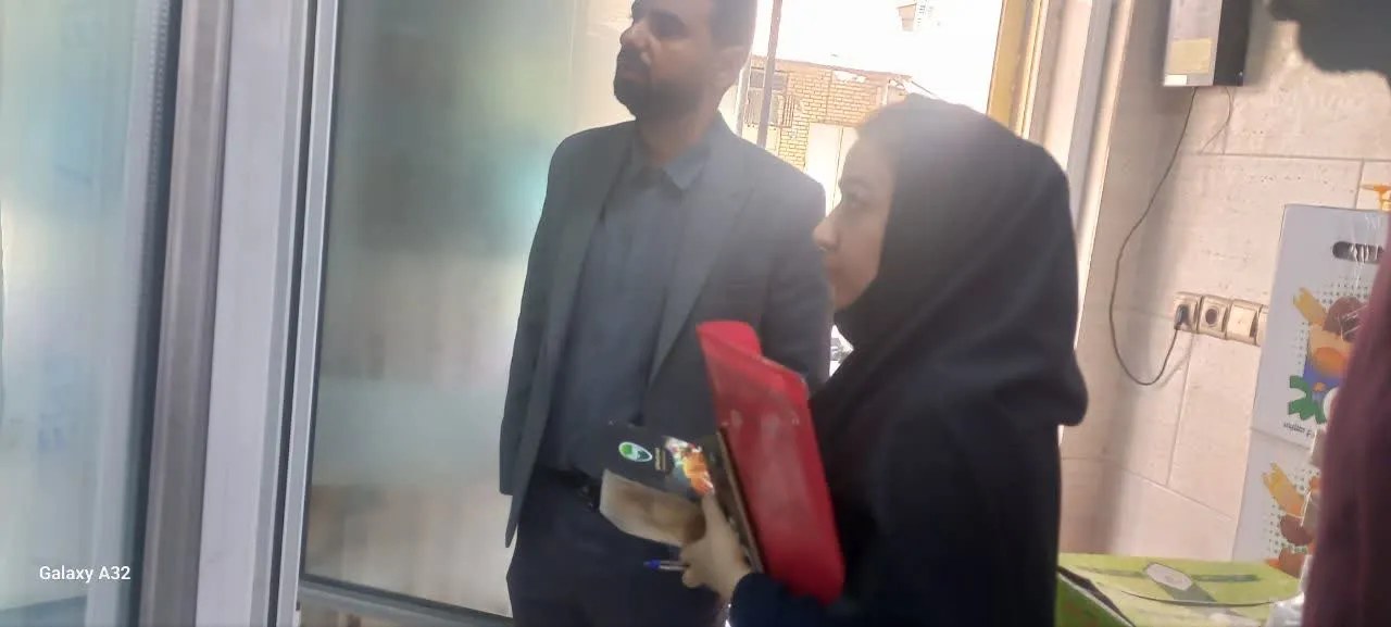 پای نظارت به بازار هویزه رسید؛ تشکیل پرونده برای دو واحد صنفی متخلف