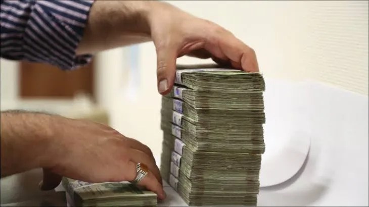 رئیس کل بانک مرکزی: رشد سالانه نقدینگی کاهش یافت