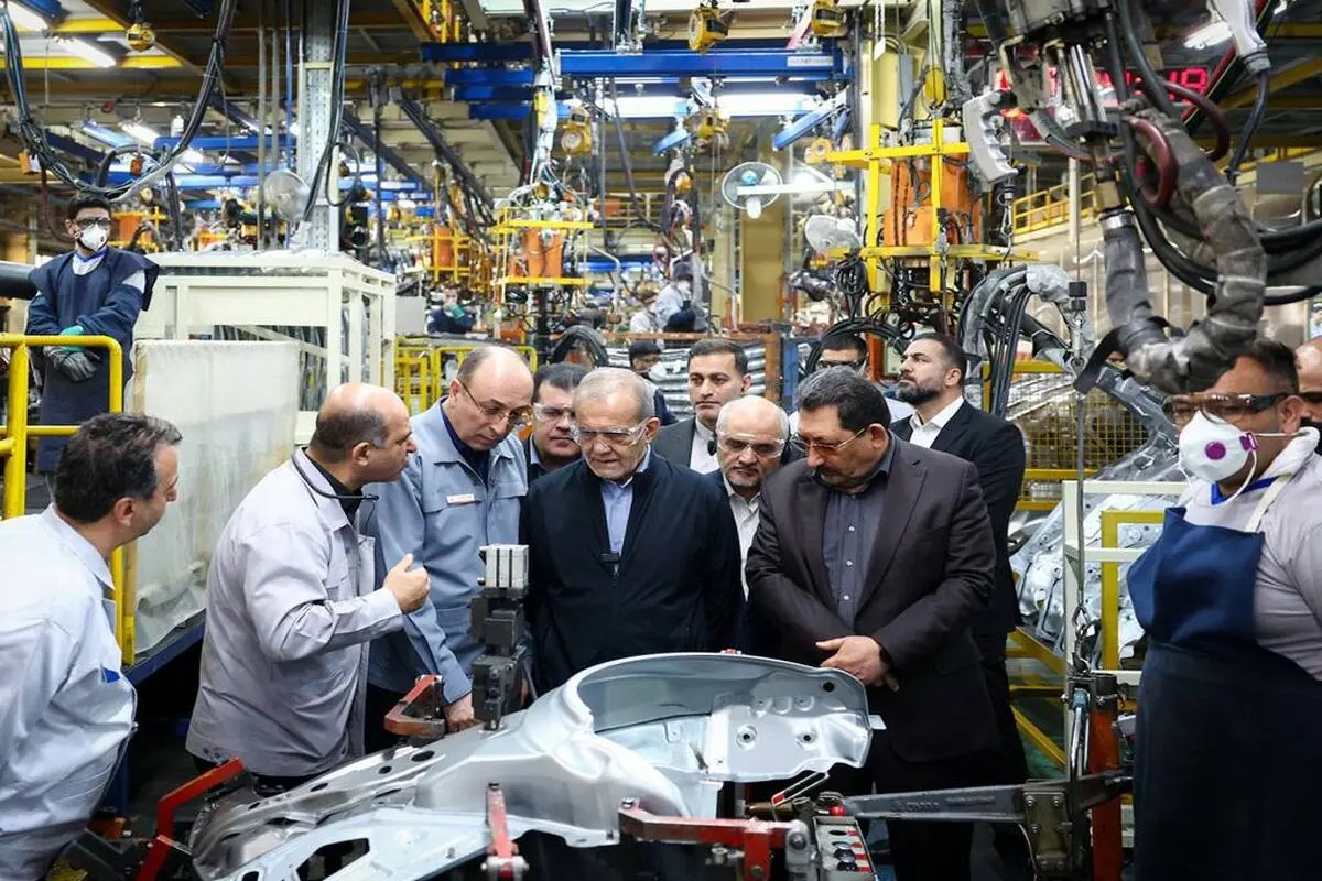پزشکیان: تحول صنعت خودرو زمان‌بر است؛ توسعه موتورهای کم‌مصرف باید ادامه یابد