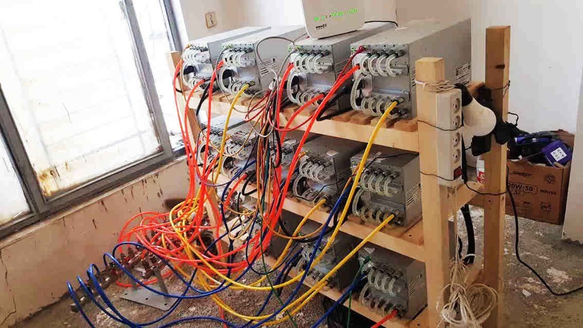ضربه به سوداگران انرژی در ایلام؛ کشف ۵ ماینر