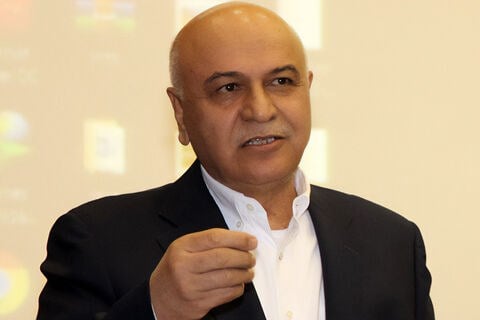 مقابله با تحریم‌ها علیه صنعت خودرو نیازمند تصمیم‌های فوری است